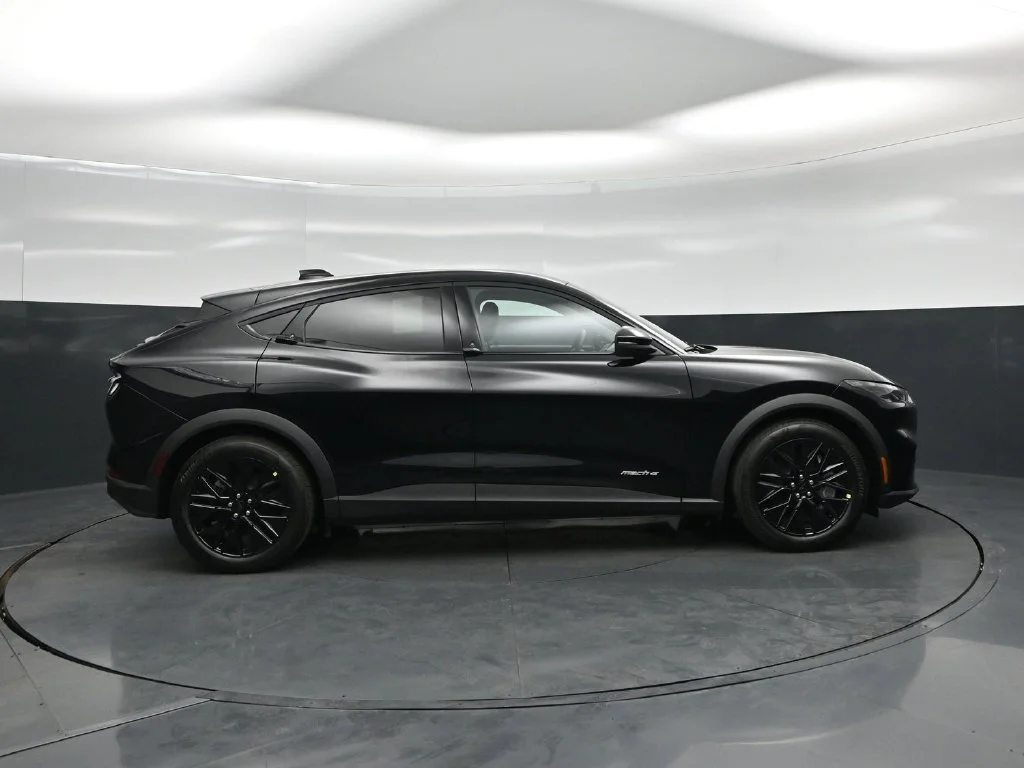 New 2026 Shadow Black Ford Select image 20