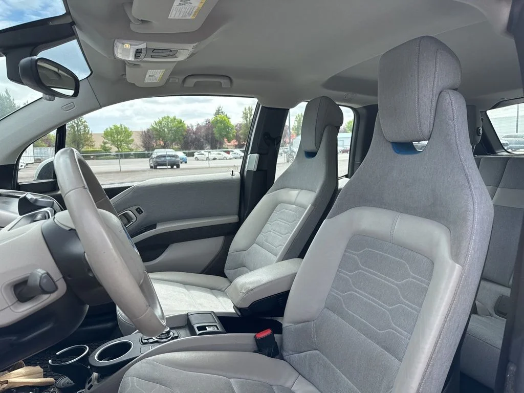 Used 2014 White BMW with Range Extender image 9