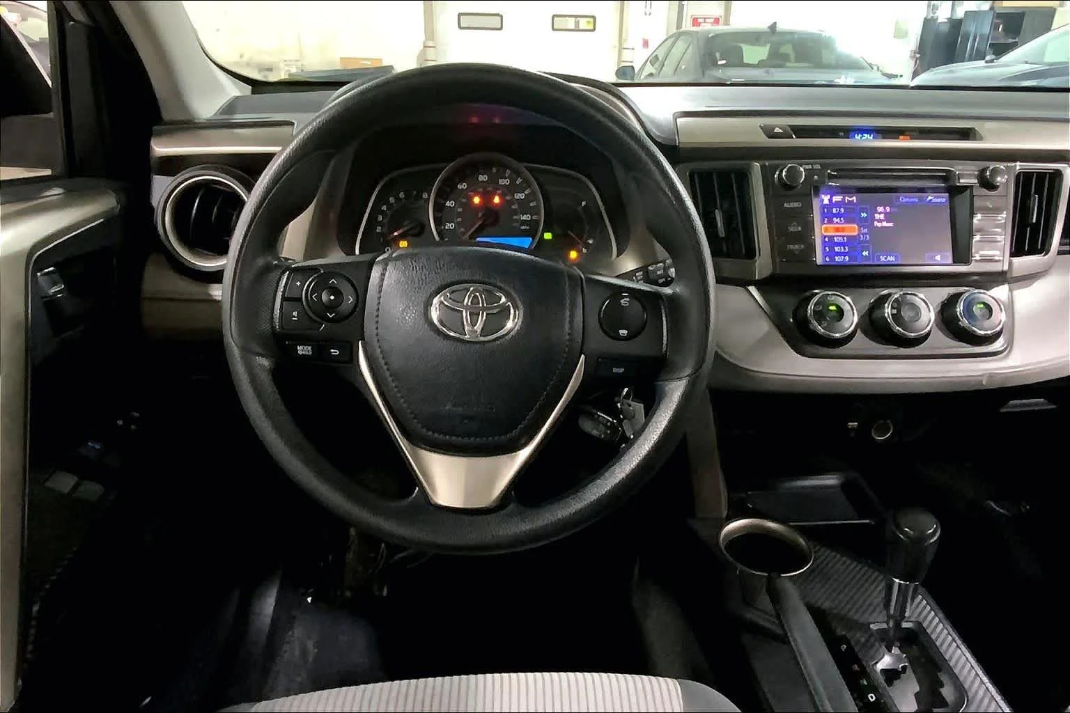 Used 2013 Classic Silver Metallic Toyota LE image 6