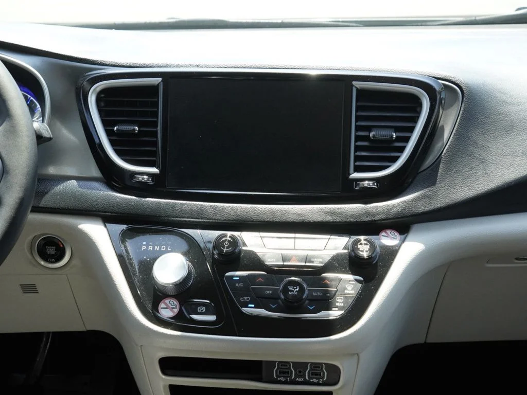2023 Chrysler Pacifica Touring L - Photo 26