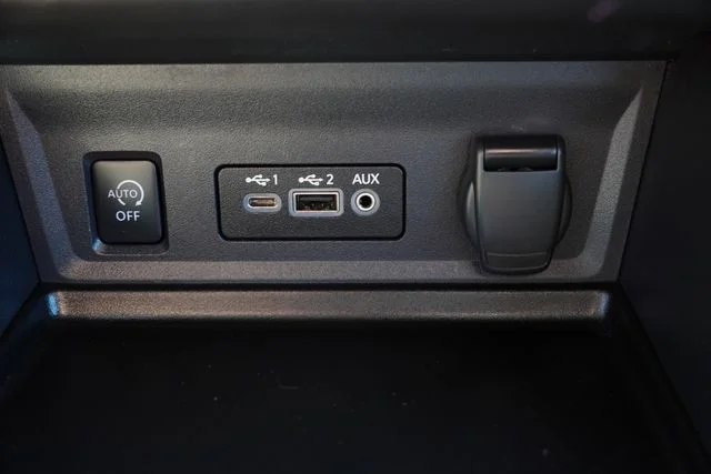Certified Used 2025 Black Nissan SR image 27
