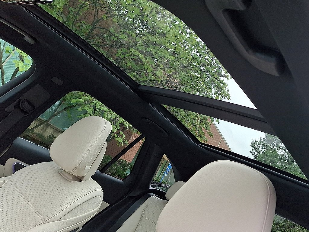 New 2027 Black Mercedes-Benz GLC 300 image 33