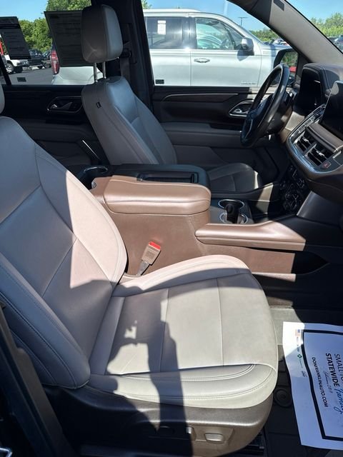 Used 2022 Black Chevrolet Z71 image 15