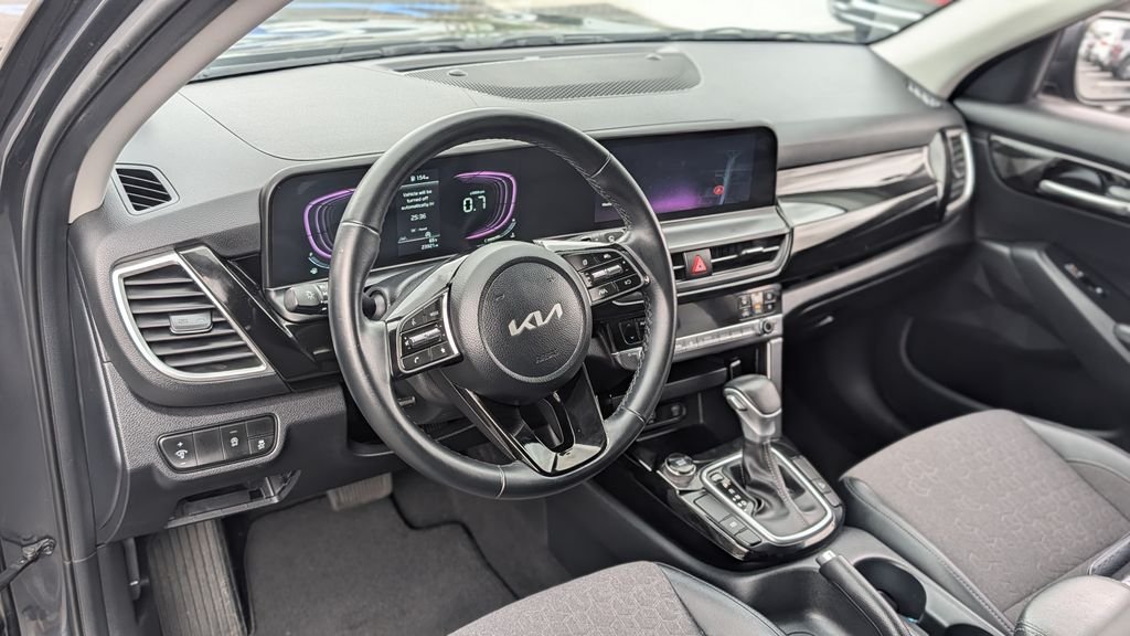 2025 Kia Seltos S - Photo 21