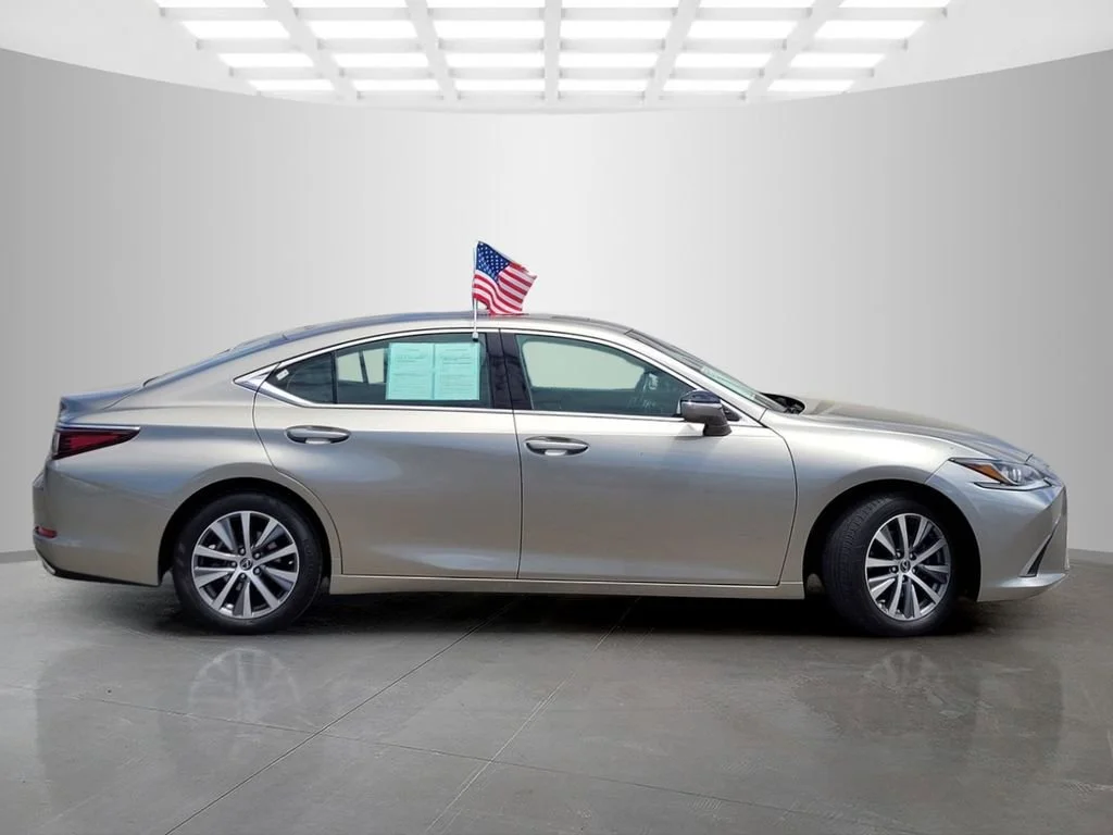 Used 2019  Lexus ES 350 image 3