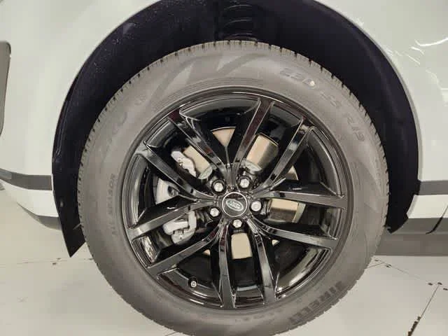 New 2026 Fuji White Land Rover Core S image 8