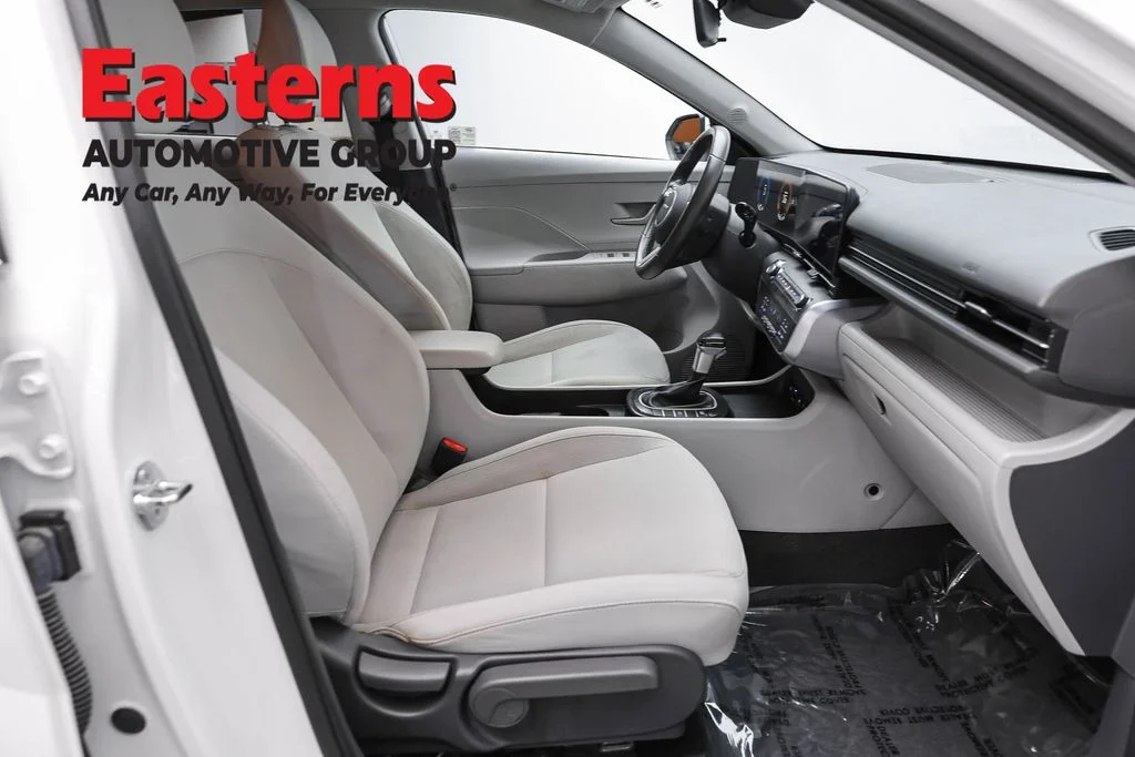 Used 2024 White Hyundai SEL image 24