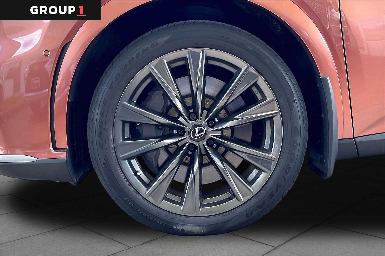 Used 2024 Copper Crest Lexus F SPORT Handling image 9