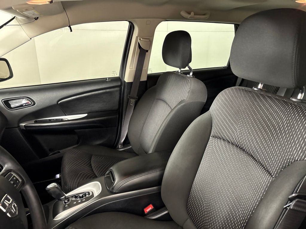 Used 2019 Black Dodge SE image 25