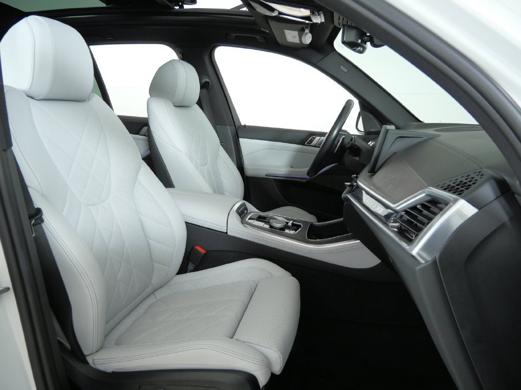 Certified Used 2024 Mineral White Metallic BMW xDrive40i image 26