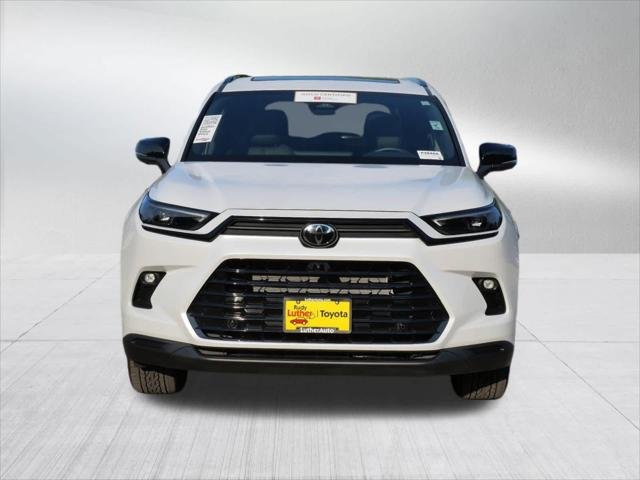 Certified Used 2026 WIND CHILL PEARL Toyota  image 2