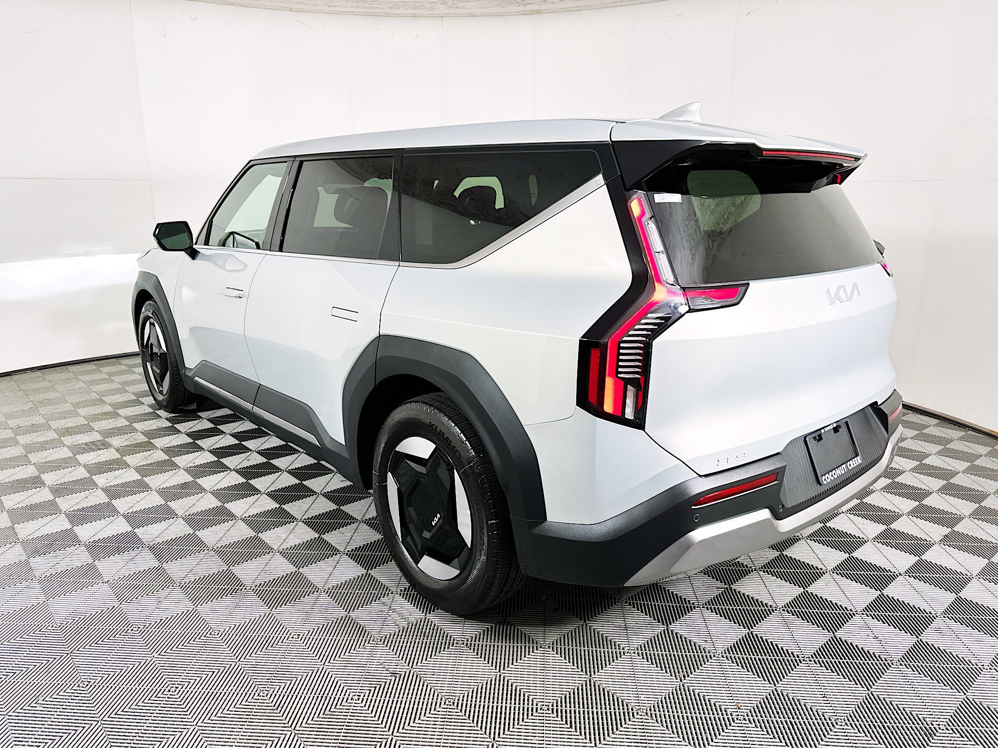 2026 Kia EV9 thumbnail 7