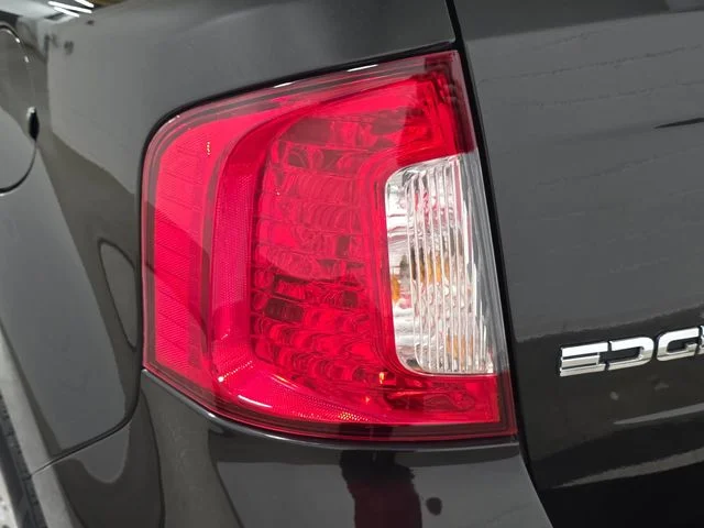 Used 2014 Tuxedo Black Metallic Ford SE image 30