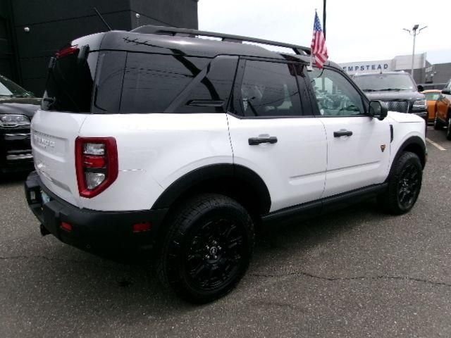 Certified Used 2025 Oxford White Ford Badlands image 6