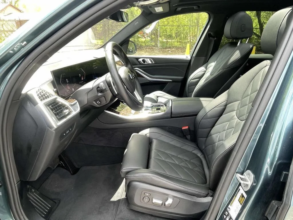 Used 2026 BLU/Blue BMW xDrive40i image 17