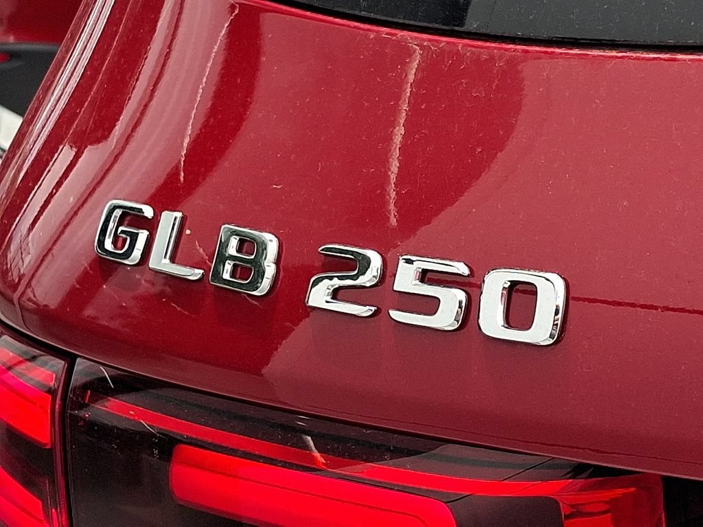 New 2026 MANUFAKTUR Patagonia Red Metallic Mercedes-Benz GLB 250 image 55