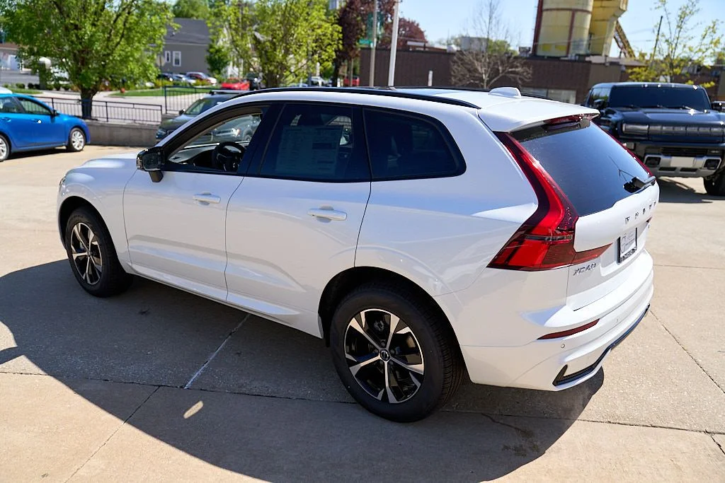 New 2026 Crystal White Volvo Core image 7
