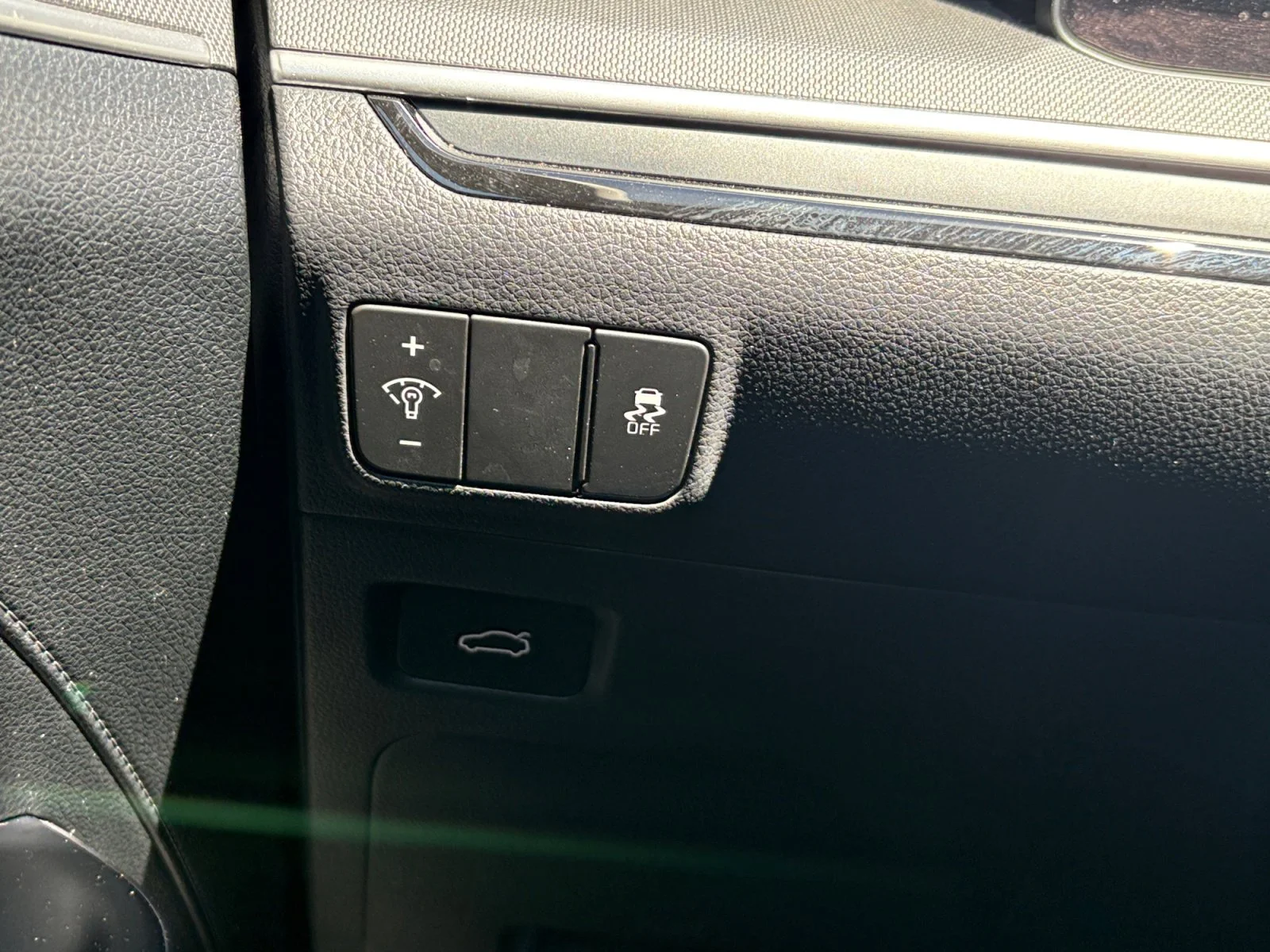 2025 Kia K5 LXS - Photo 28