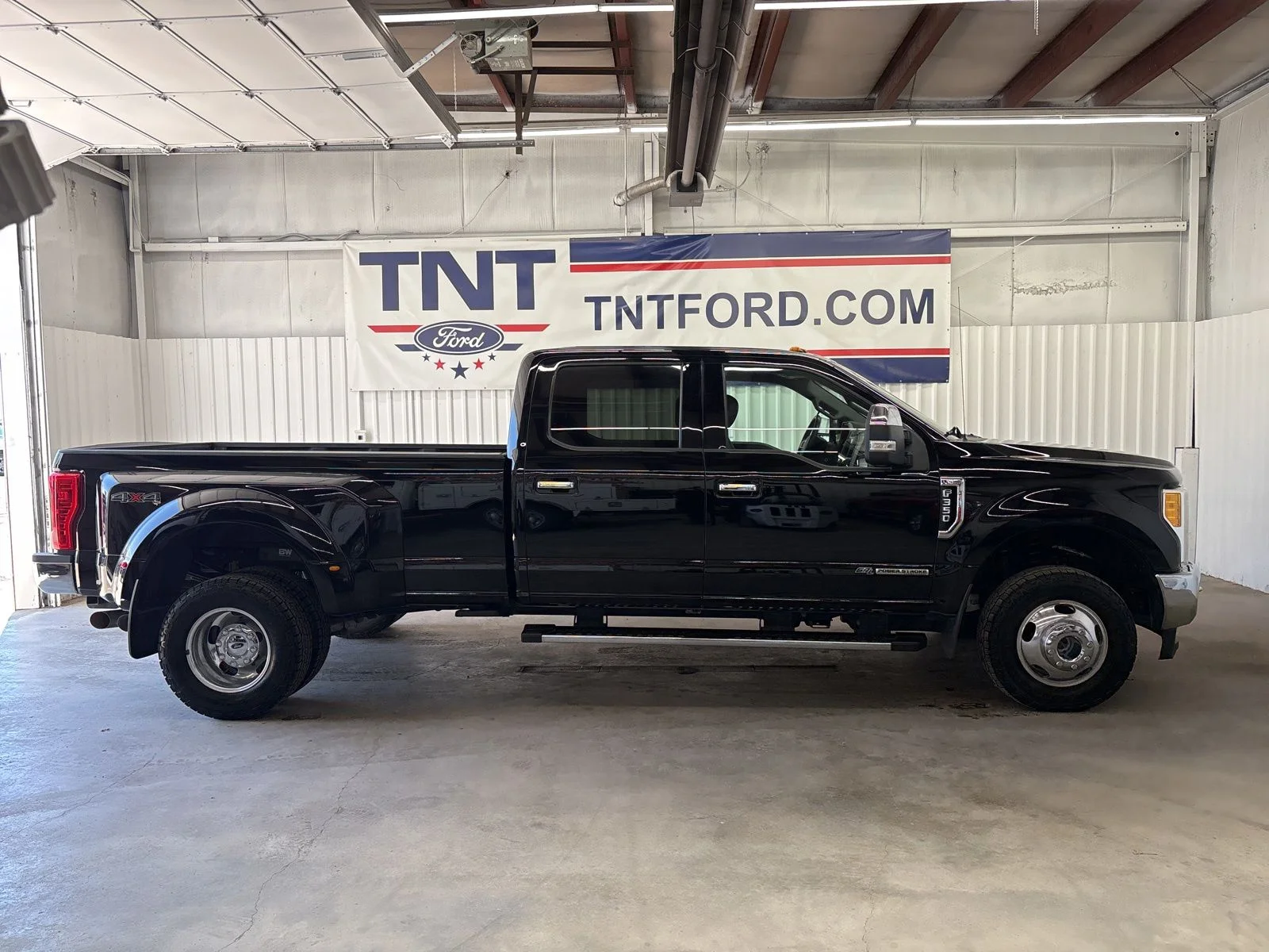 2017 Ford F-350 Super Duty Lariat Crew Cab LB DRW 4WD