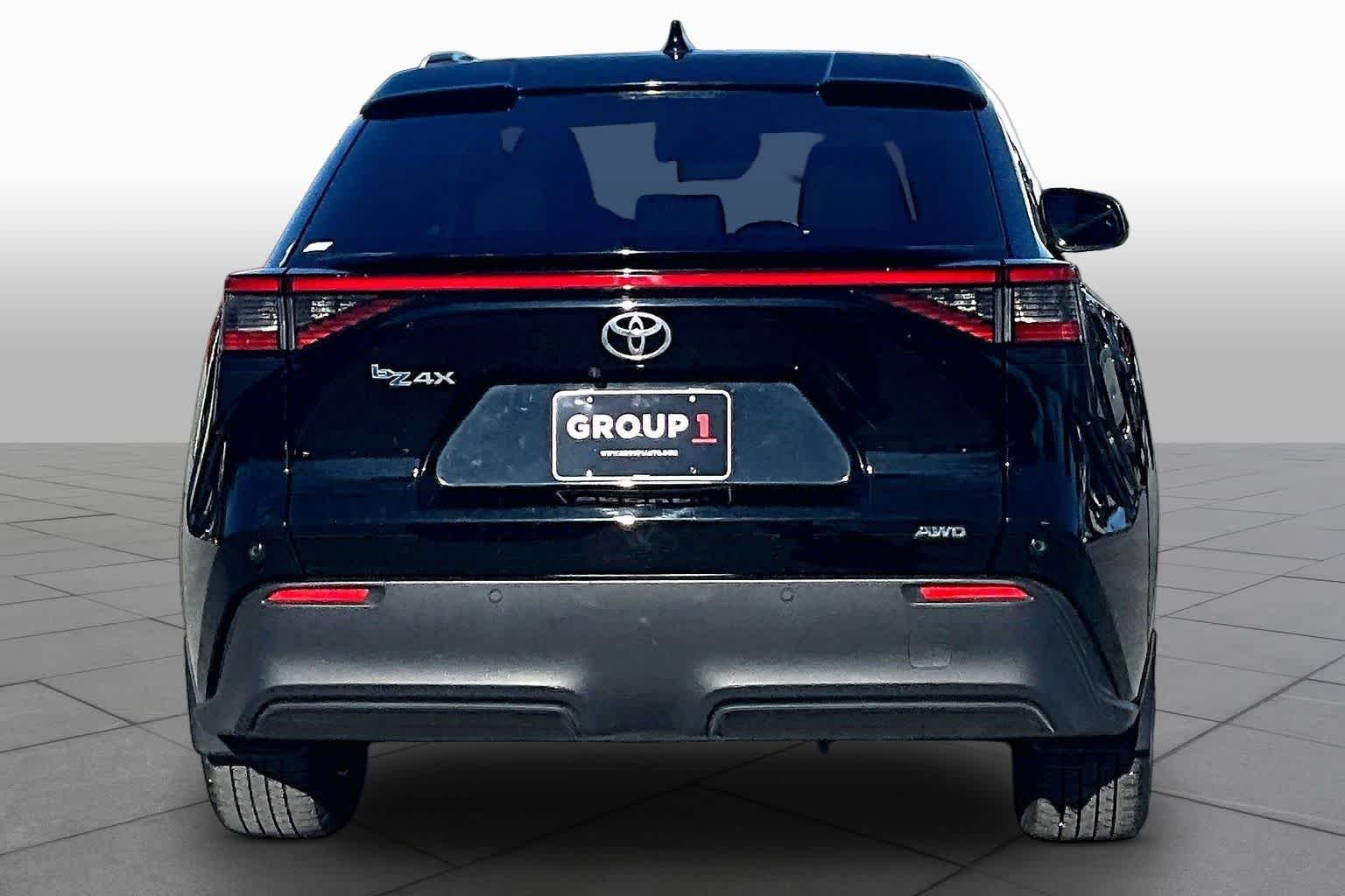 Used 2023 Black Toyota XLE image 4