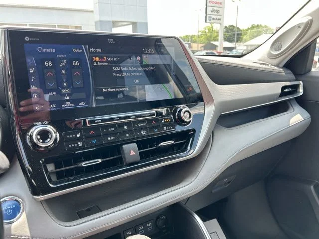 Used 2022 Gray Toyota Platinum image 46