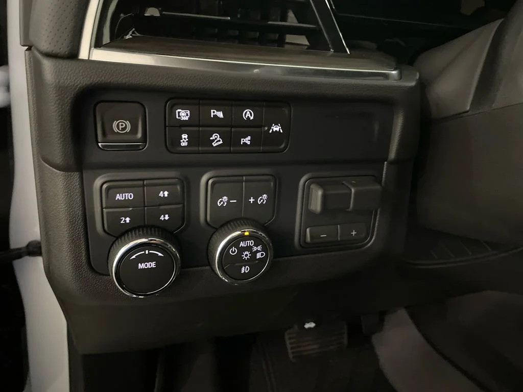New 2026 Polar White Tricoat Chevrolet Premier image 14