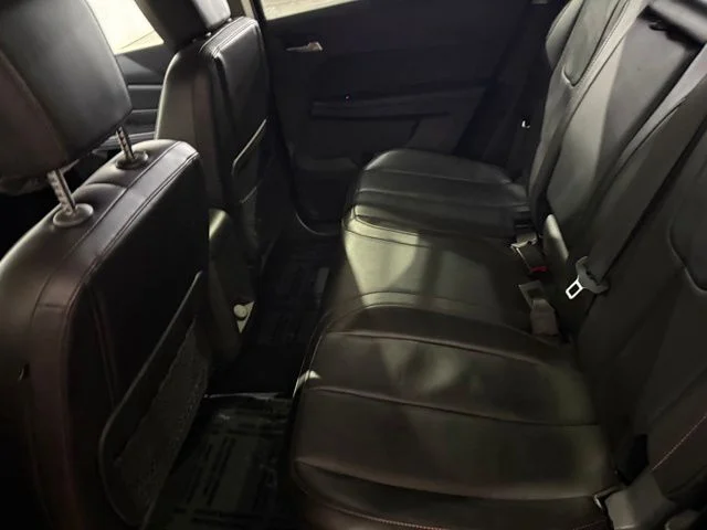 Used 2014 Champagne Silver Metallic GMC SLT-1 image 29