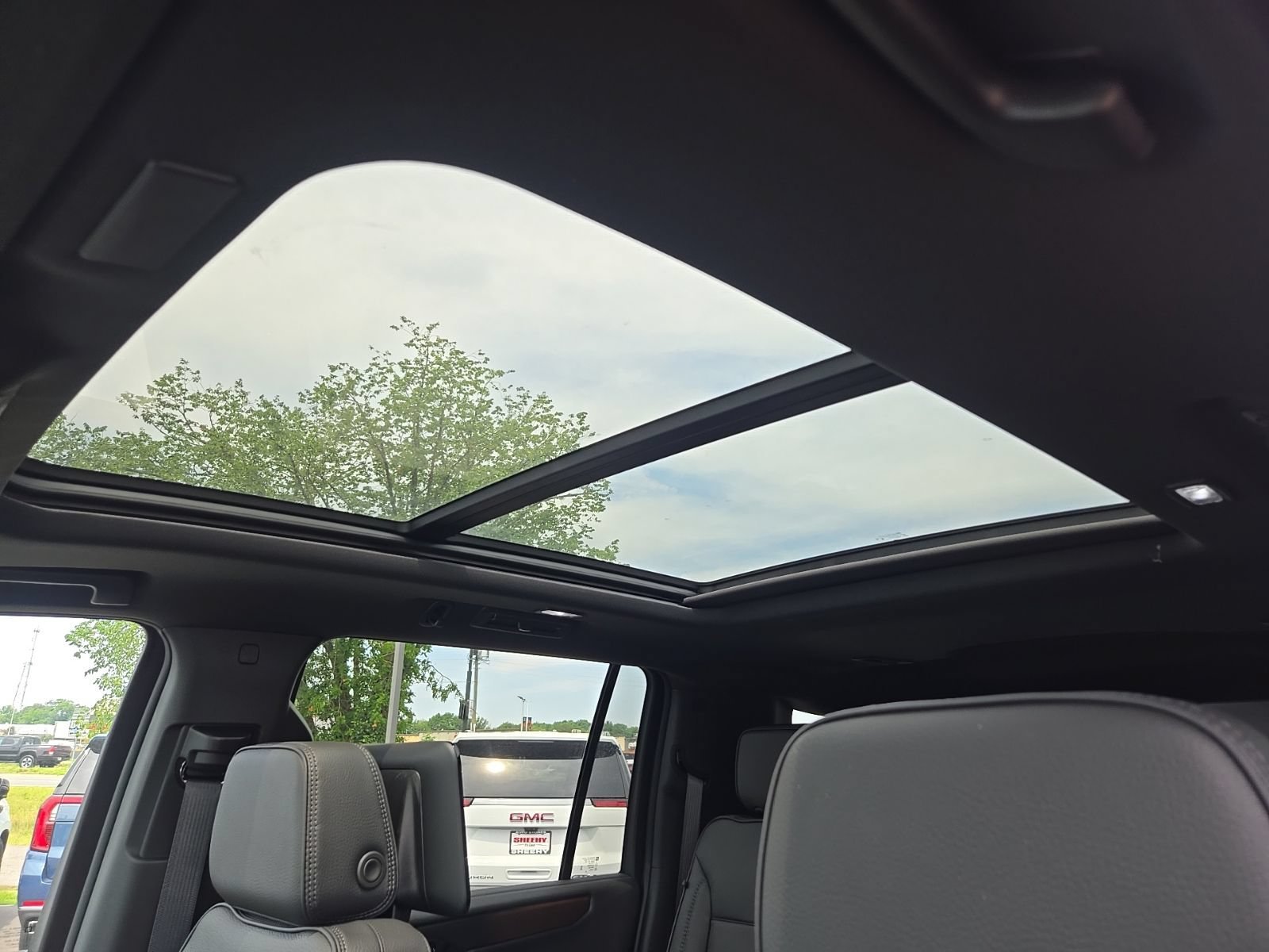 2026 GMC Yukon XL Denali - Photo 23