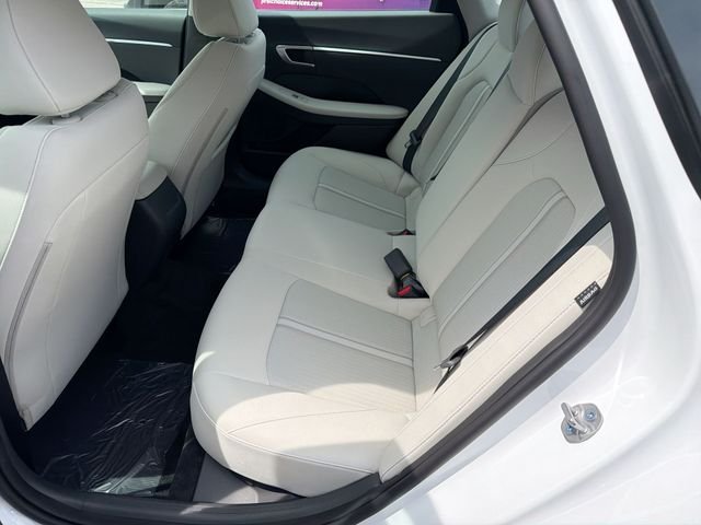 New 2026 White Hyundai SE image 51