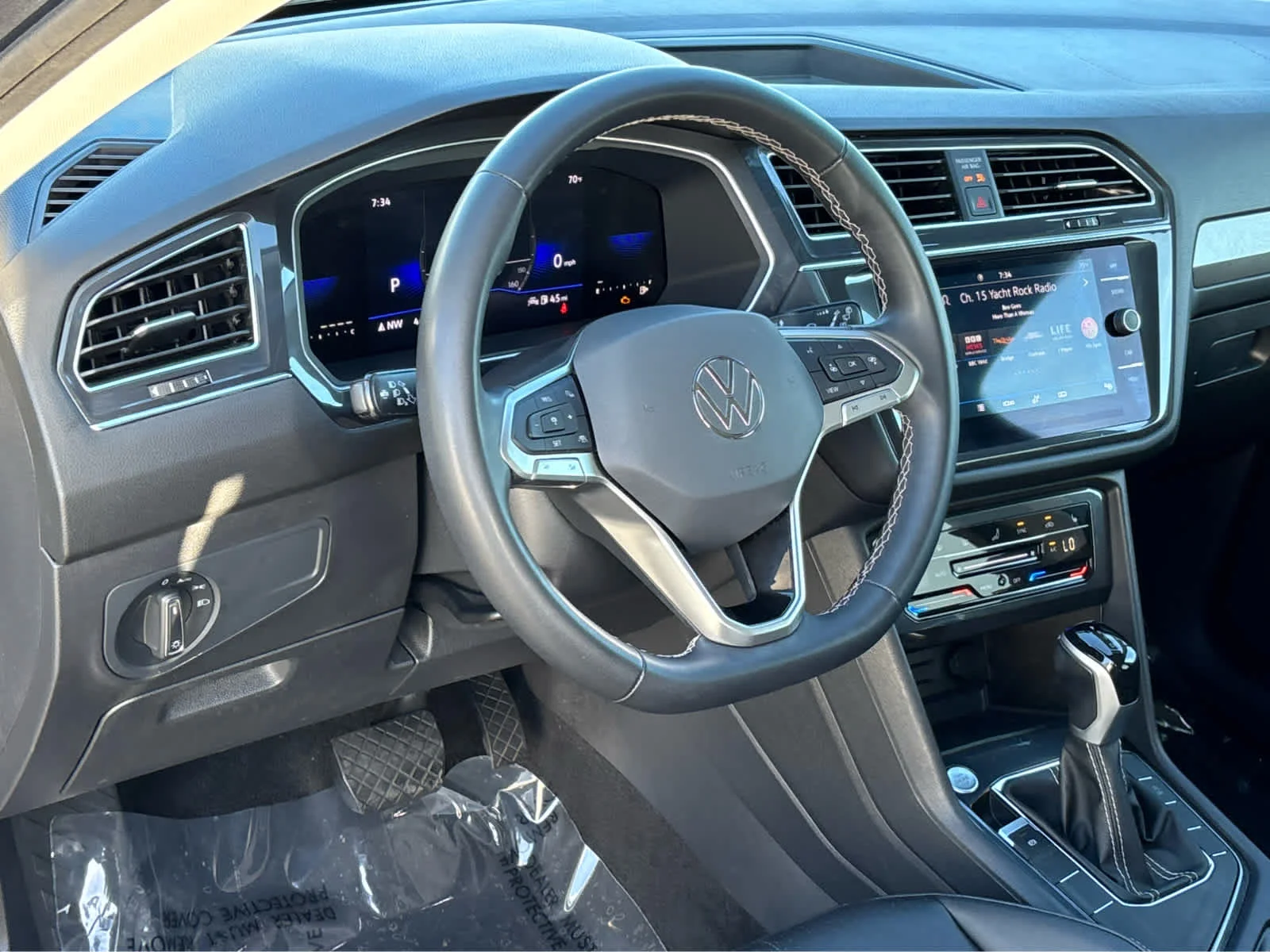 Certified Used 2023 Platinum Gray Metallic Volkswagen SE image 18