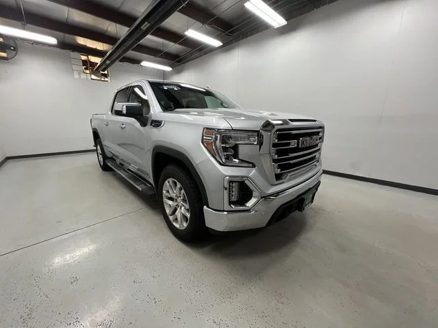 Used 2020 Silver GMC SLT image 2