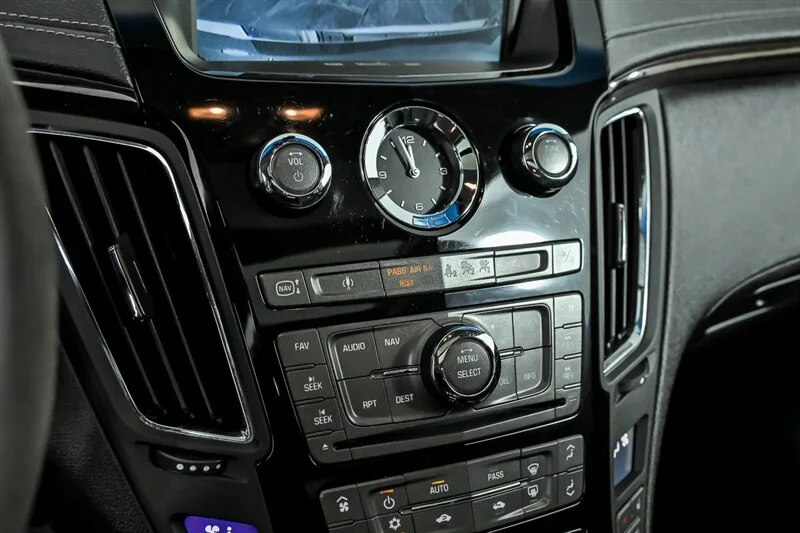 Used 2013 Black Diamond Tricoat Cadillac  image 29