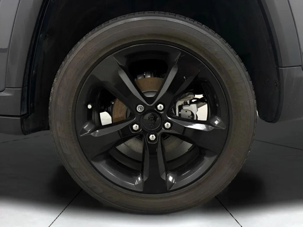 Used 2023 Gray Jeep Altitude X image 29