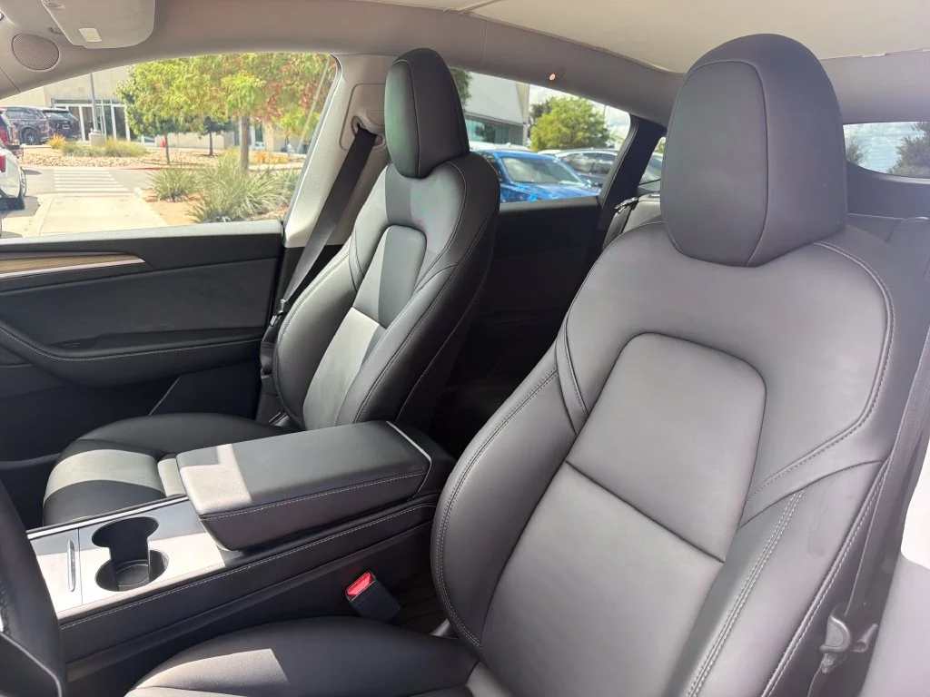 Used 2023  Tesla Standard Range image 16