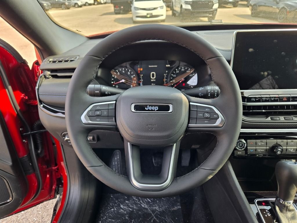 New 2026 Red Hot Pearl-Coat Exterior Paint Jeep Latitude image 29