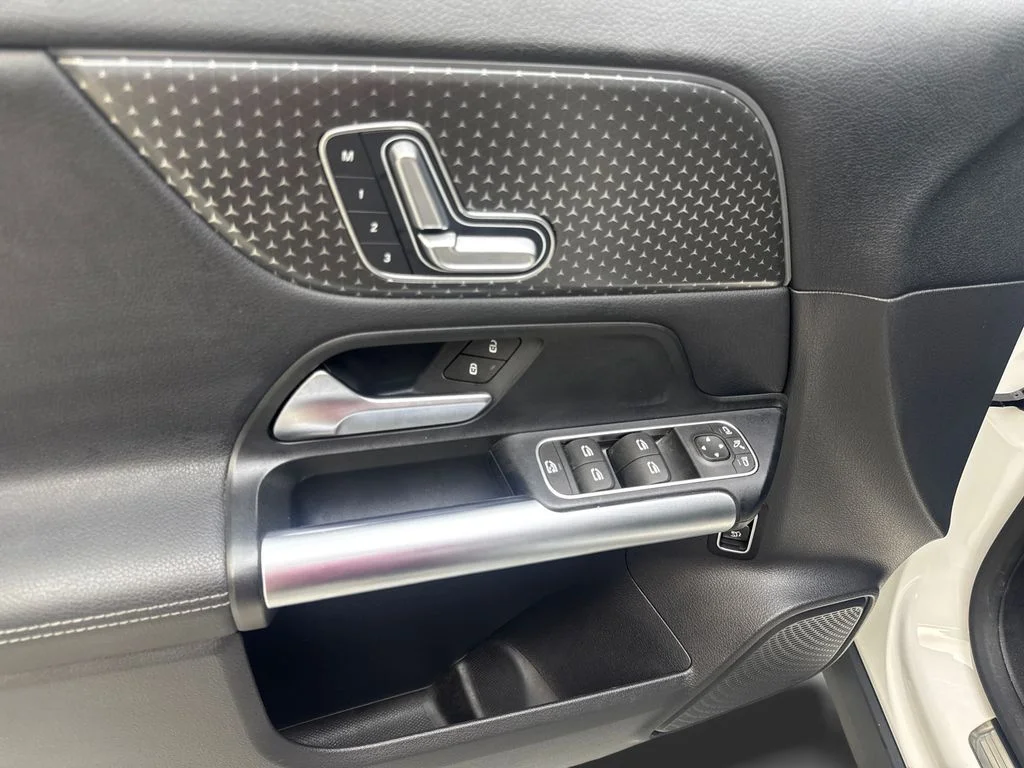 Used 2025 White Mercedes-Benz GLA 250 image 30