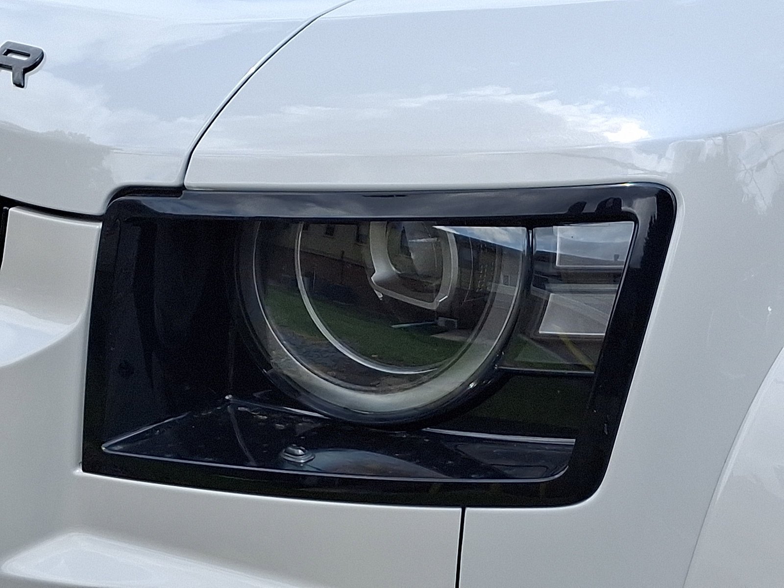 New 2026 Borasco Grey Land Rover OCTA image 7