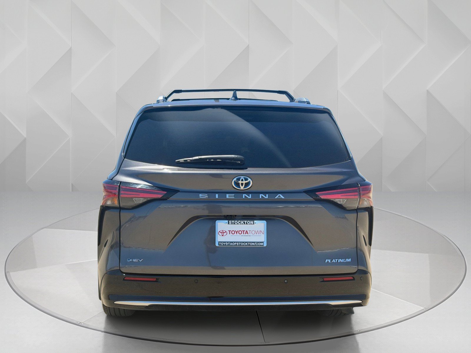 Certified Used 2025 Magnetic Gray Metallic Toyota Platinum image 4