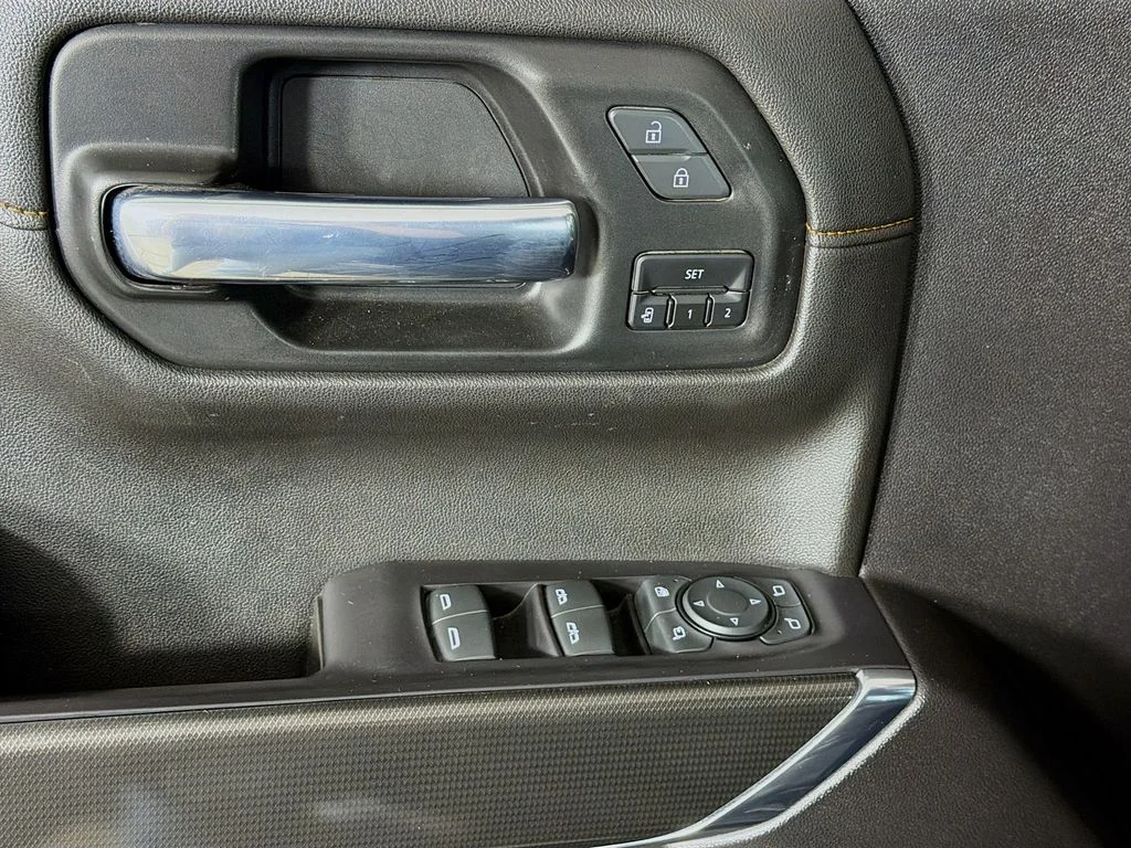Used 2021 Black GMC AT4 image 18
