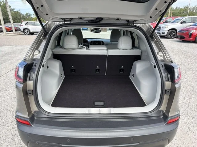Used 2021 Beige Jeep Latitude Plus image 10