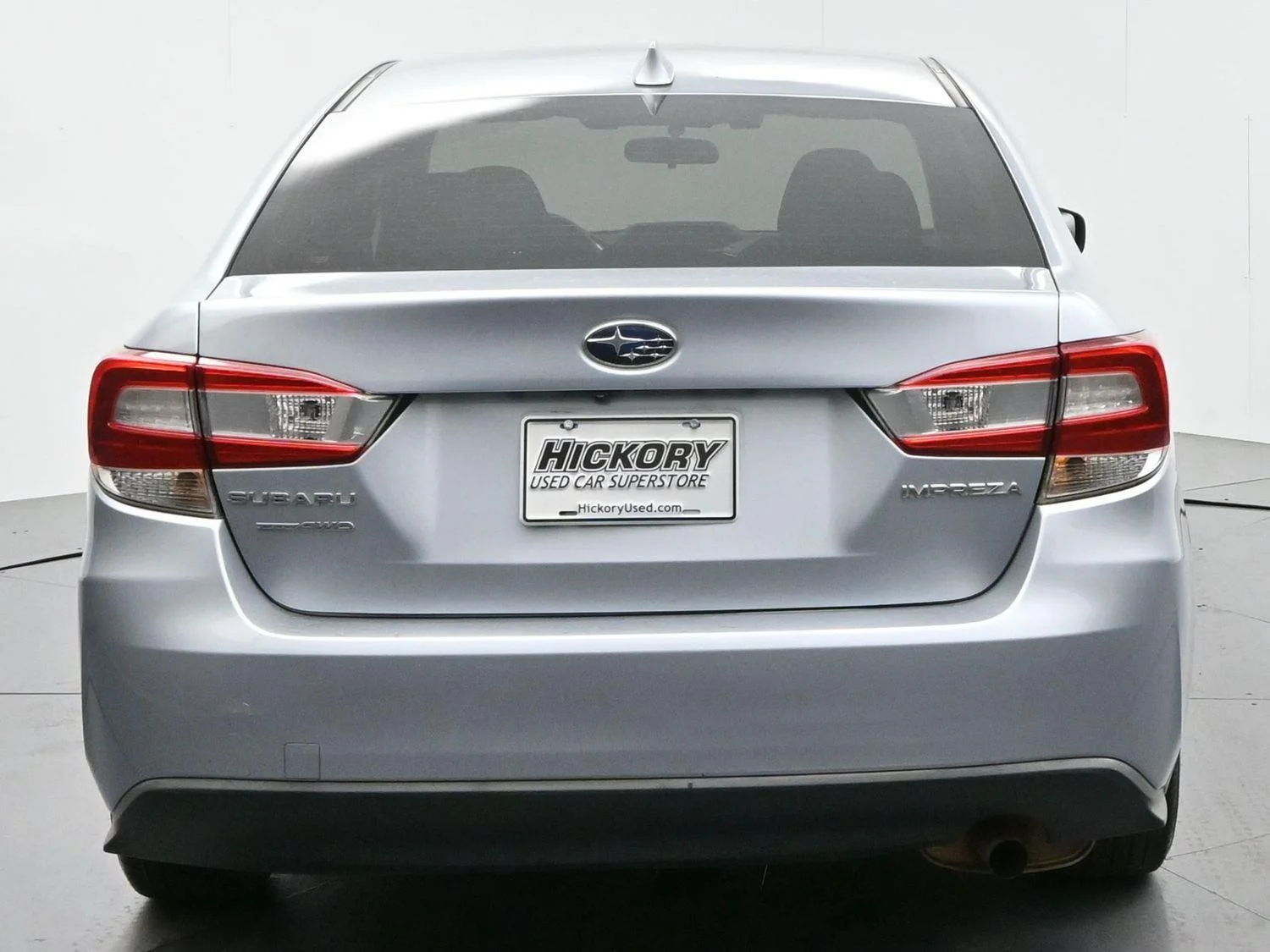 Used 2019 Ice Silver Metallic Subaru Premium image 6