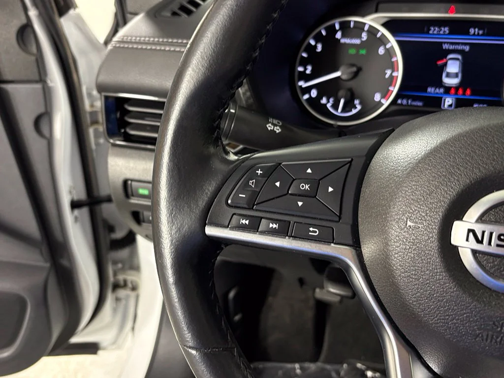 Used 2022 White Nissan SV image 17
