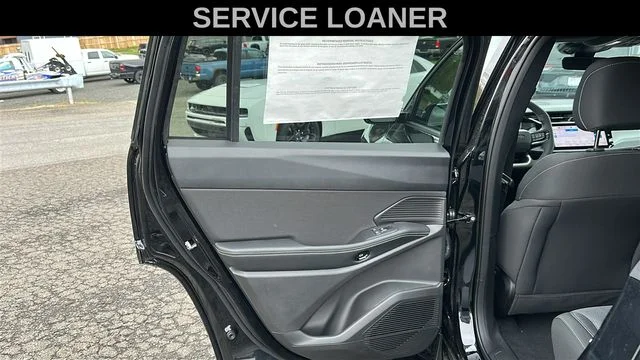New 2026 Diamond Black Crystal Pearlcoat Jeep Laredo image 21
