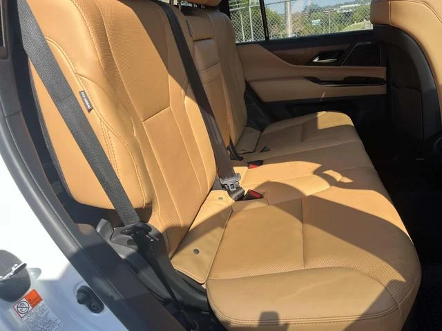 Certified Used 2025 EMINENT WHITE PEARL Lexus 600 Luxury image 24