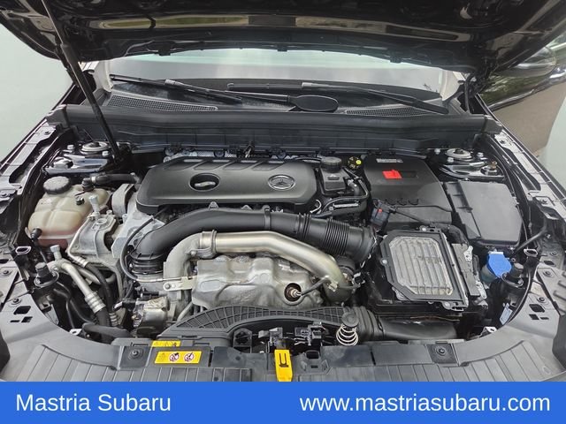 Used 2024  Mercedes-Benz GLB 250 image 33