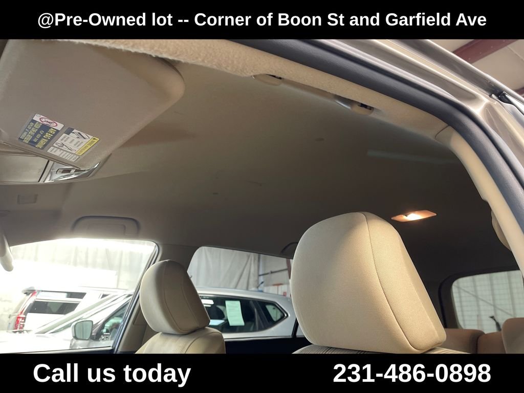 Used 2011 Brown Toyota Base image 13