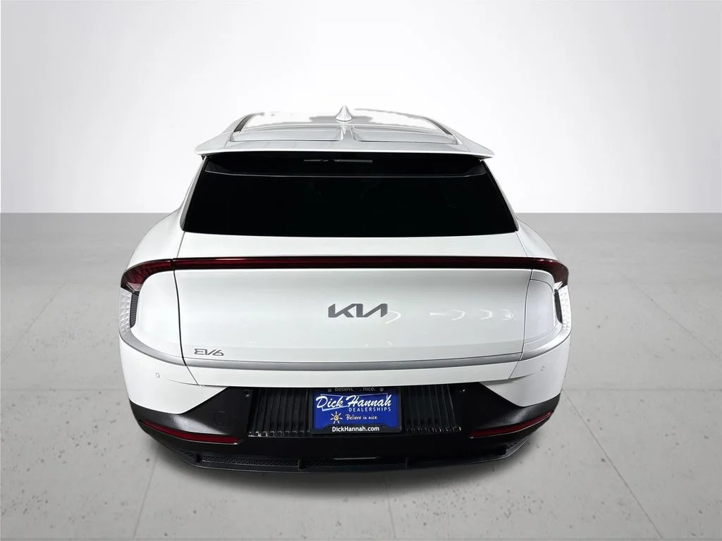 Used 2024 Snow White Pearl Kia Light image 7