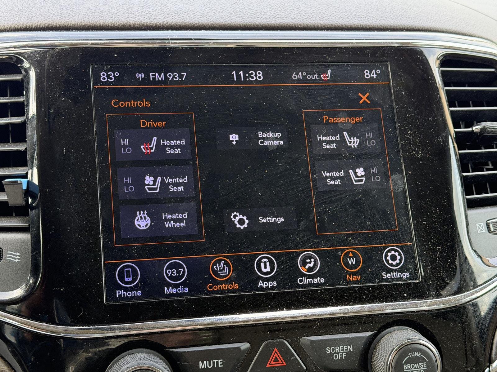 Used 2020 Diamond Black Crystal Pearlcoat Jeep Overland image 10