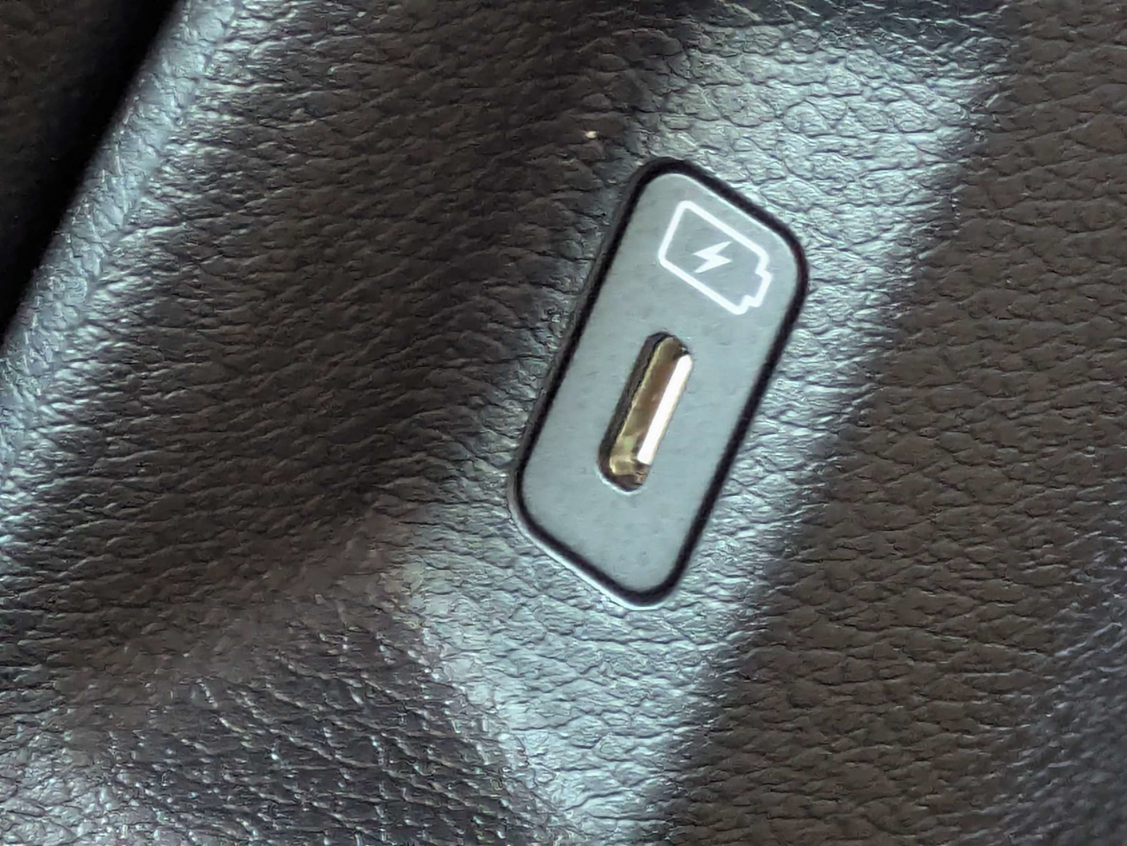 Certified Used 2024 Jungle Green Kia X-Line image 22