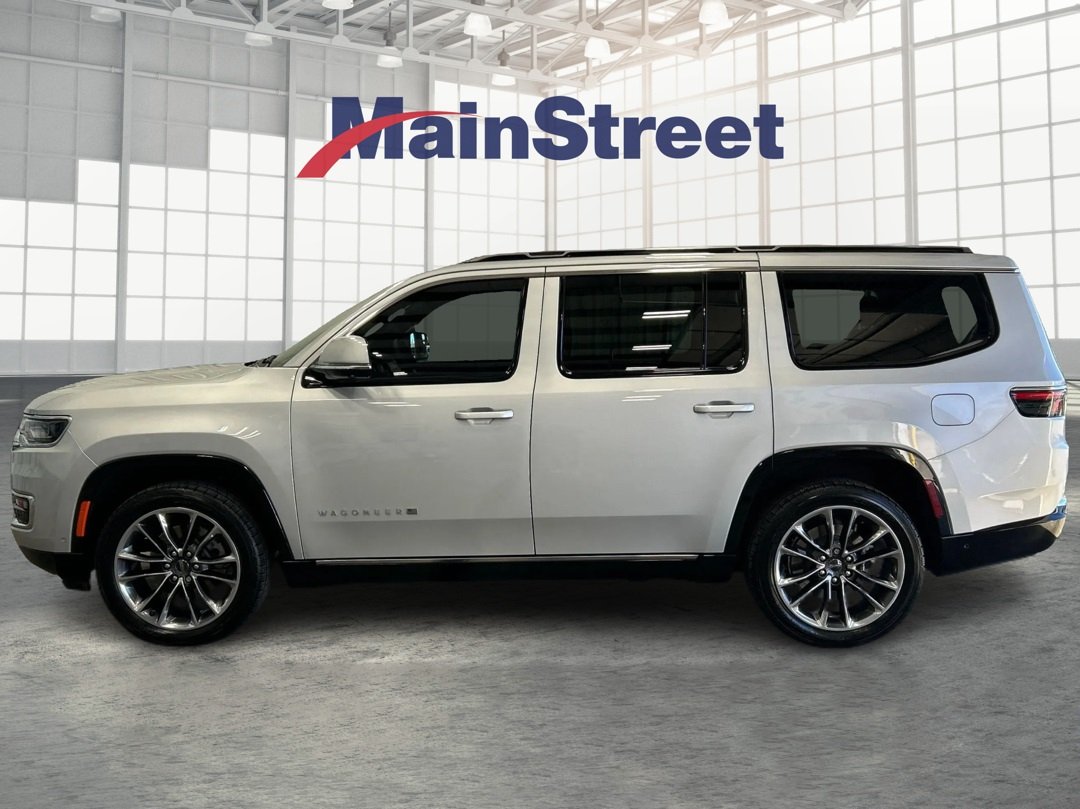 Used 2022 Jeep Wagoneer Series III with VIN 1C4SJVDT8NS212535 for sale in Kansas City